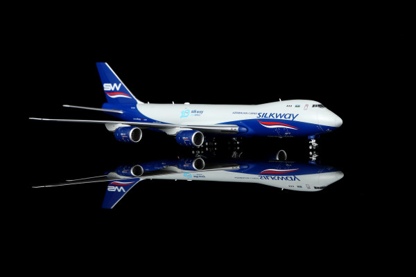 HX Models Boeing 747-8F Silk Way West Interactive VQ-BVC 1:400 Modellflugzeug