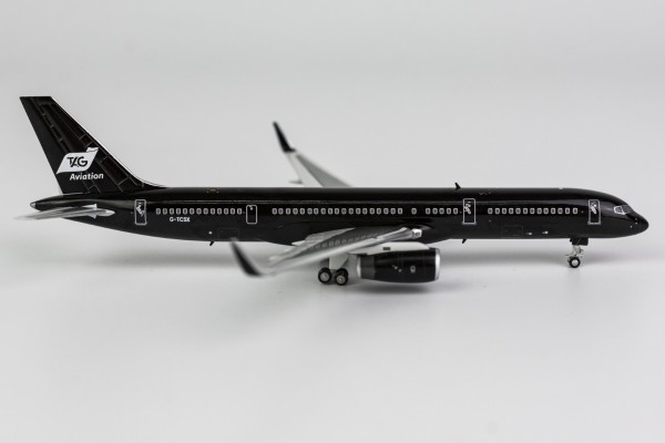 Boeing 757-200 Tag Aviation G-TCSX Scale 1/400