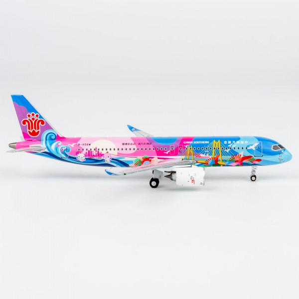 NG Model COMAC C919 China Southern "Grand Beauty Bay Area" Ultimate B-658W 1:400 Modellflugzeug