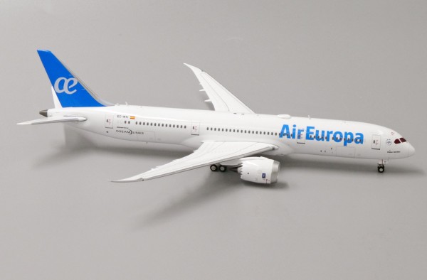 Boeing 787-9 Dreamliner Air Europa EC-MIT Scale 1/400