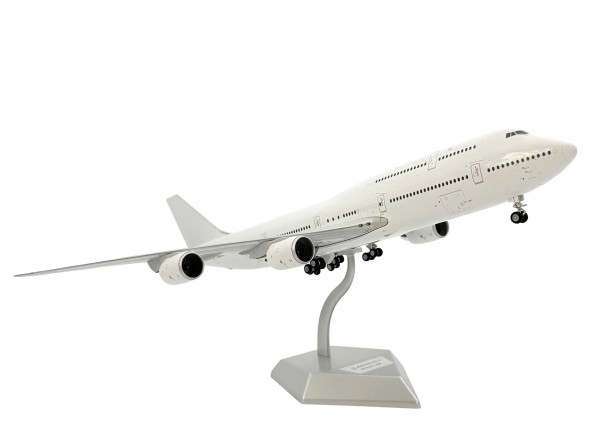 SQ Wings Boeing 747-8 Blank white Model 1:200 Modellflugzeug