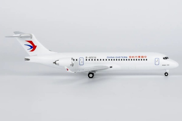 NG Model COMAC C909 (ARJ21-700) China Eastern B-651U 1:200 Modellflugzeug