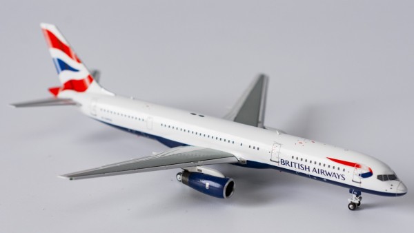 Boeing 757-200 British Airways ""Union Flag" colour (RB211-535E4 engine)" G-CPES Scale 1/400