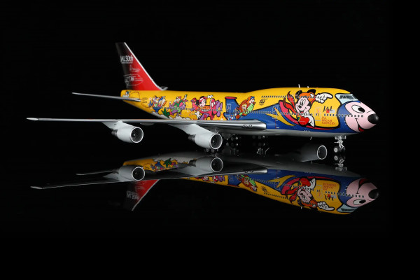 SQ Wings Boeing 747-400 JAL Japan NO.6 "Dream Story" Flaps Down JA8084 1:200 Modellflugzeug