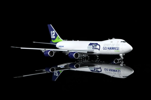 HX Models Boeing 747-400 House Color Flaps Down N770BA 1:400 Modellflugzeug