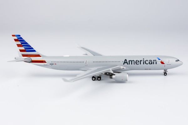 NG Model Airbus A330-300 American N277AY 1:400 Modellflugzeug