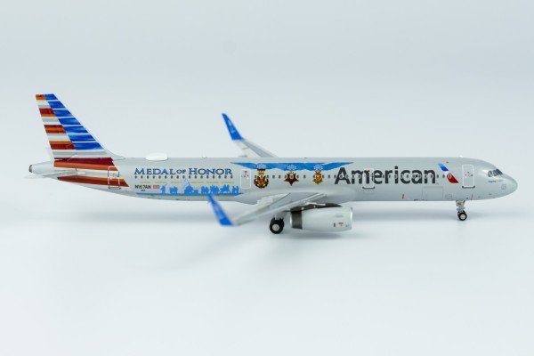 Airbus A321-200/w American Airlines new "Flagship Valor" N167AN Scale 1/400