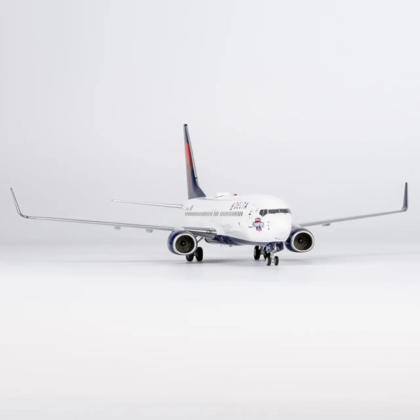 NG Model Boeing 737-800 Delta "Atlanta Braves World Champions" N3746H 1:200 Modellflugzeug