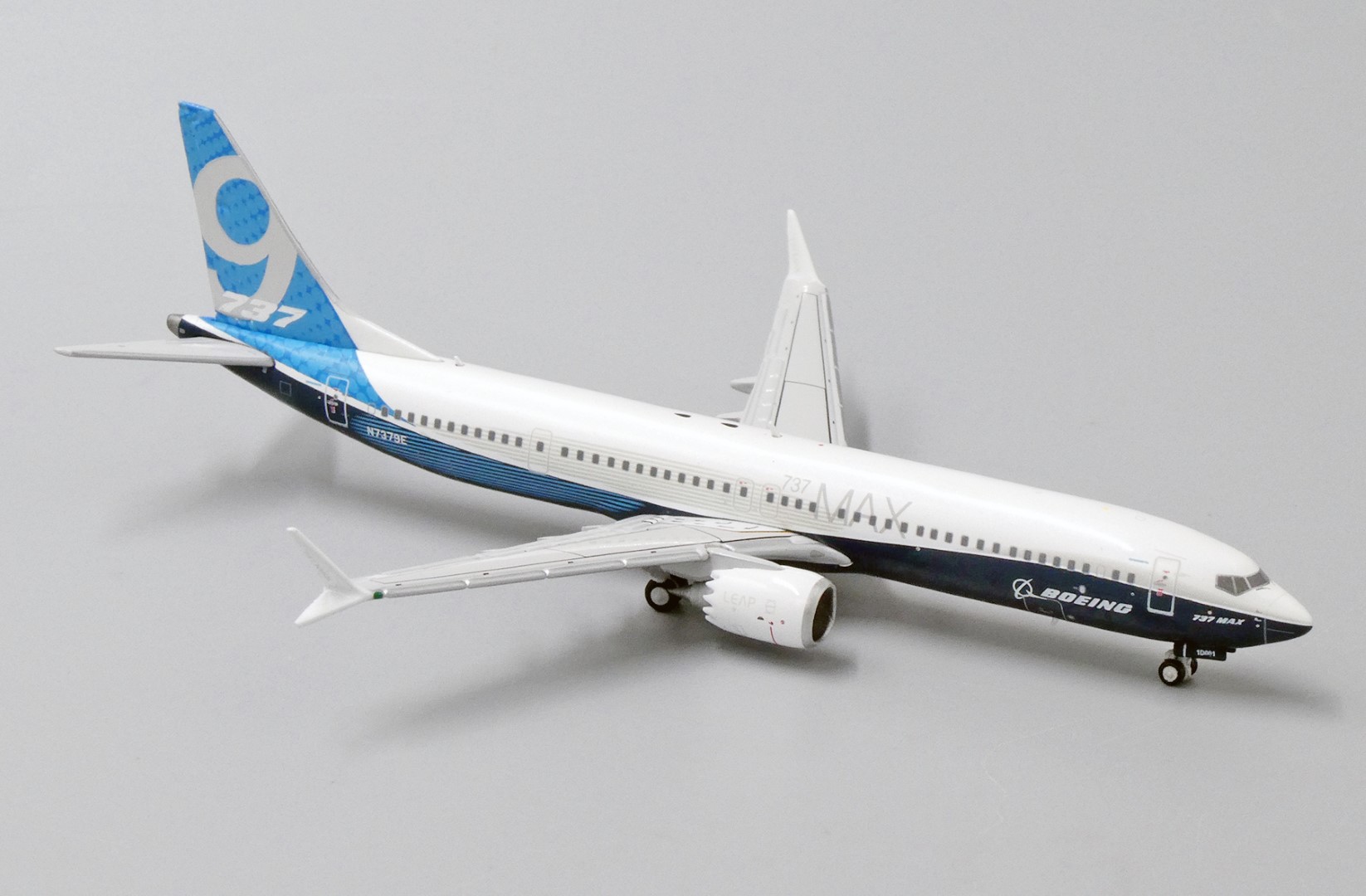 Details about   JCWINGS JCLH4133 1/400 BOEING 737-9 MAX HOUSE COLOR REG N7379E WITH ANTENNA 
