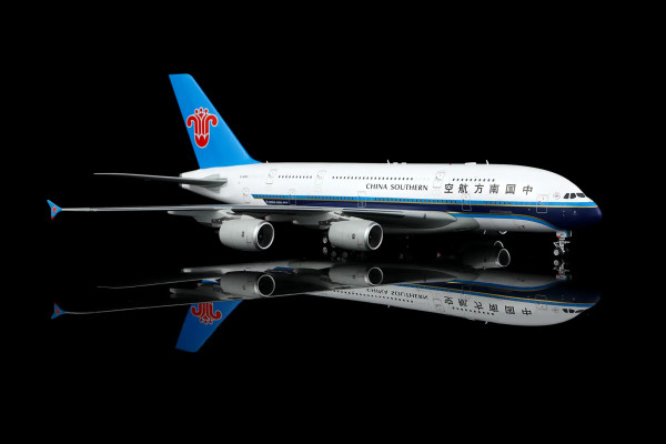 SQ Wings Airbus A380-800 China Southern B-6140 1:200 Modellflugzeug