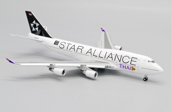 Boeing 747-400 Thai Airways "Star Alliance livery" Flaps Down Version HS-TGW Scale 1/400
