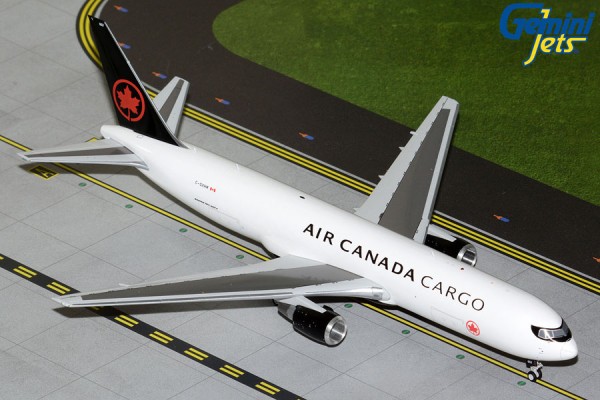 GeminiJets Boeing 767-300ERF Air Canada C-GXHM 1:200 Modellflugzeug