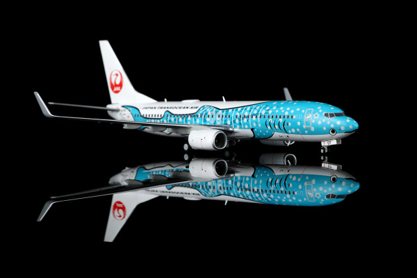 SQ Wings Boeing 737-800 JTA Japan Transocean "Yui Jinbei" JA07RK 1:200 Modellflugzeug