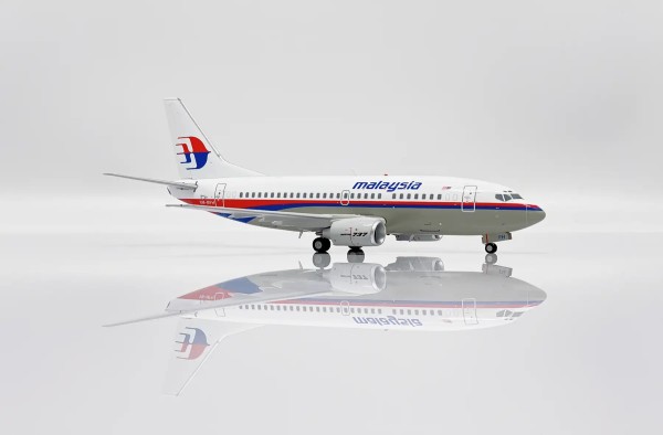 JC Wings Boeing 737-500 Malaysia 9M-MFH 1:200 Modellflugzeug