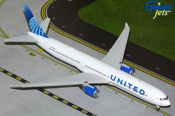 GeminiJets Boeing 767-400ER United N76064 1:200 Modellflugzeug