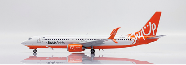 JC Wings Boeing 737-800 SkyUp Airlines UR-SQG 1:400 Modellflugzeug