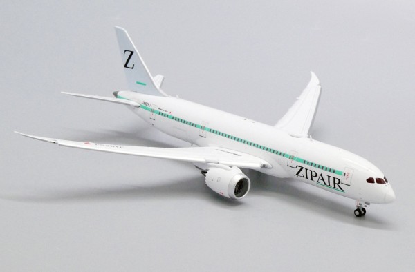 Boeing 787-8 Dreamliner Zip Air Flaps Down Version JA825J Scale 1/400