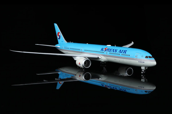 SQ Wings Boeing 787-10 Korean HL8536 1:200 Modellflugzeug