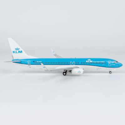 Herpa SnapFit airplane model KLM Boeing 777-300ER Orange Pride - PH-BVA Nationaal Park De Hoge Veluwe Miniature 1:200 Scale Collectable Model with Base Plastic Herpa SnapFit airplane model KLM Boeing 777-300ER Orange Pride - PH-BVA Nationaal Park De Hoge Veluwe Miniature 1:200 Scale Collectable Model with Base Plastic