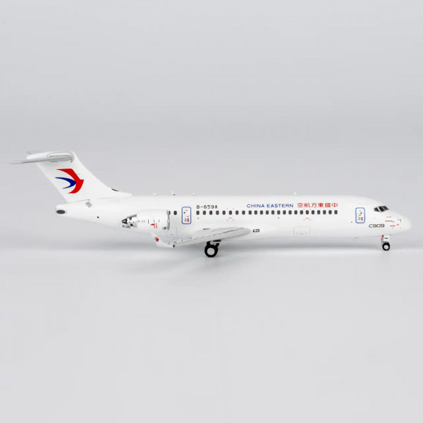 NG Model COMAC C909 China Eastern B-659A 1:400 Modellflugzeug