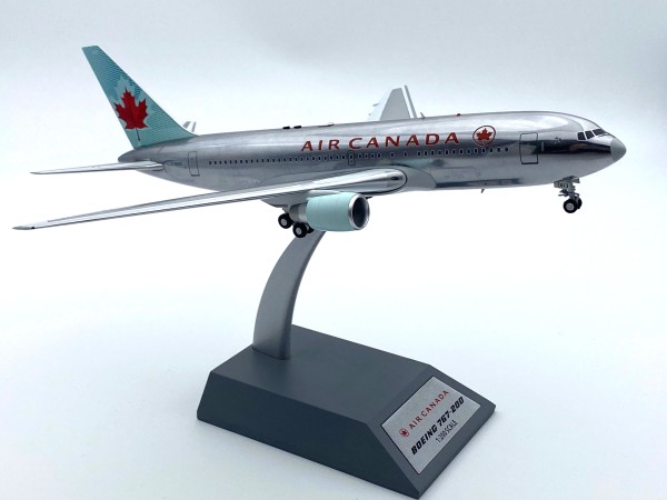 Boeing 767-233ER Air Canada C-GDSP with stand Scale 1/200 +++