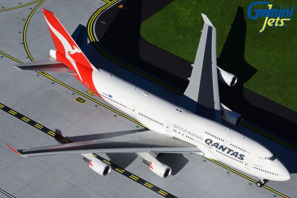 Boeing 747-400 Qantas Airways "Longreach Hervey Bay" VH-OEH Scale 1/200