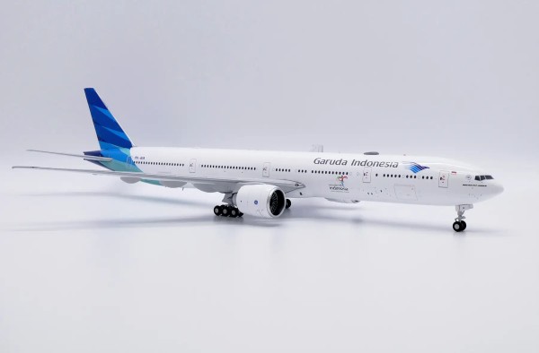 JC Wings Boeing 777-300ER Garuda Indonesia "Wonderful Indonesia" PK-GIA 1:200 Modellflugzeug