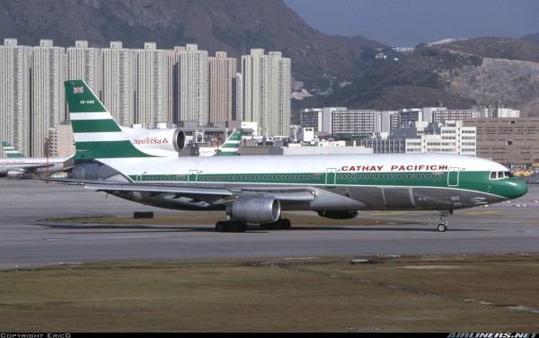 Lockheed L-1011-100 TriStar Cathay Pacific Airways "1975 delivery colors" VR-HHK Scale 1/400