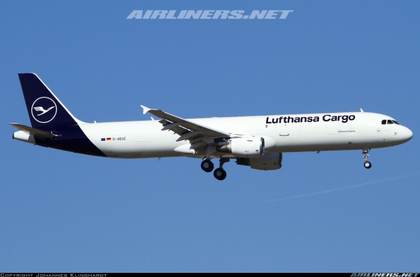 Airbus A321-200F Lufthansa Cargo New Livery "Hello Europe" D-AEUC Scale 1:100