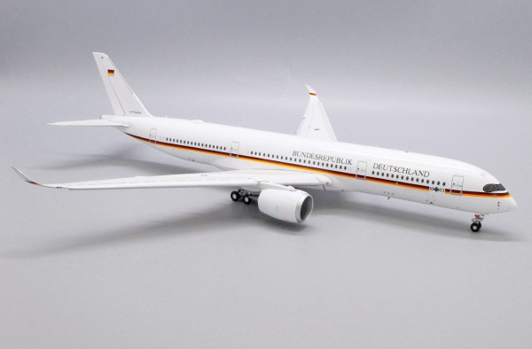 Airbus A350-900ACJ Luftwaffe/German Air Force Flaps Down Version 10+03 Scale 1/200