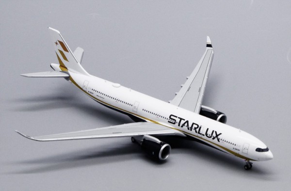 Airbus A330-900neo Starlux Airlines B-58301 Scale 1/400