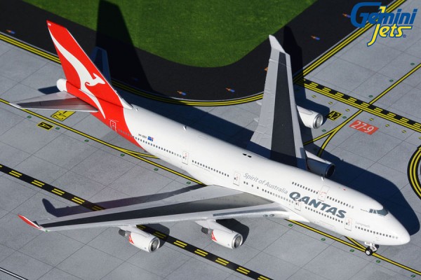 Boeing 747-400 Qantas Airways "Longreach Hervey Bay" VH-OEH Scale 1/400