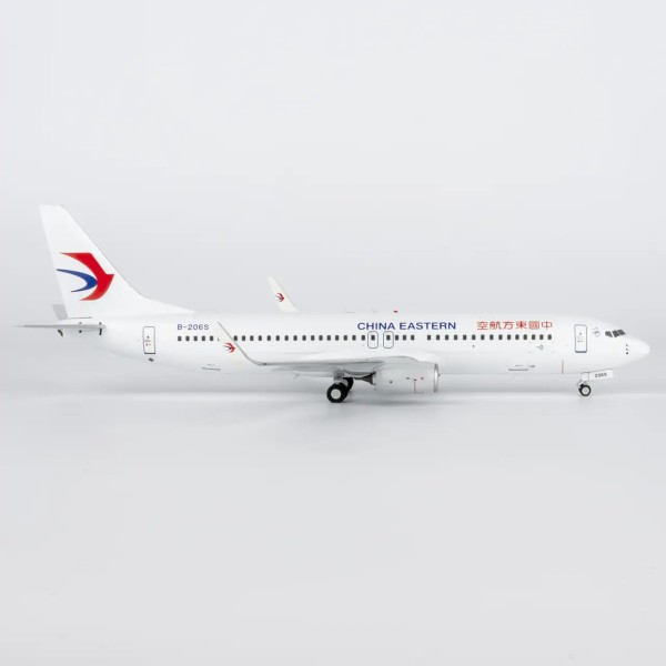 NG Model Boeing 737-800 China Eastern B-206S 1:200 Modellflugzeug