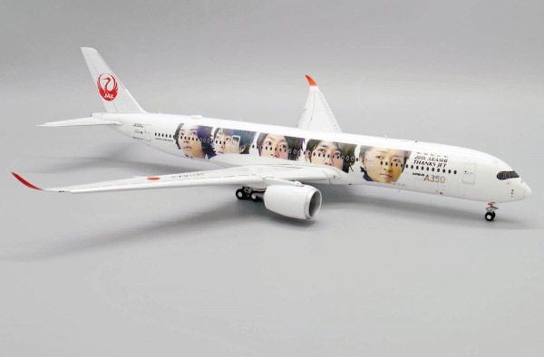 Airbus A350-900XWB Japan Airlines "Special Livery" Flaps Down Version JA04XJ Scale 1/200 +++