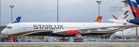 Airbus A350-900XWB Starlux Flaps Down Version B-58501 Scale 1/200