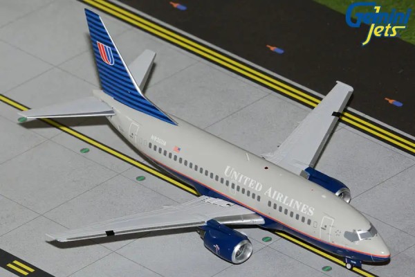 GeminiJets Boeing 737-500 United "battleship" N936UA 1:200 Modellflugzeug