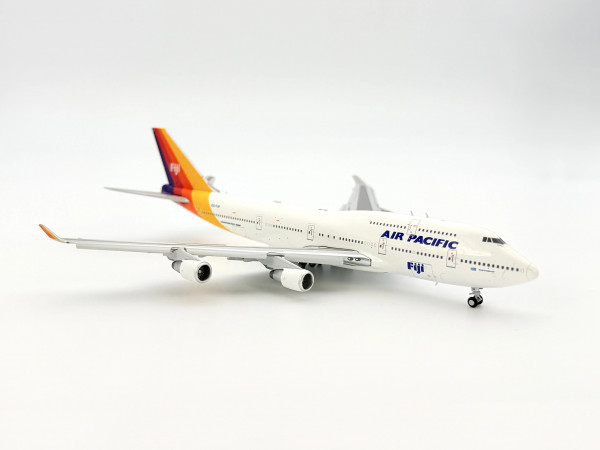JC Wings Boeing 747-400 Air Pacific Flaps Down DQ-FJK 1:400 Modellflugzeug