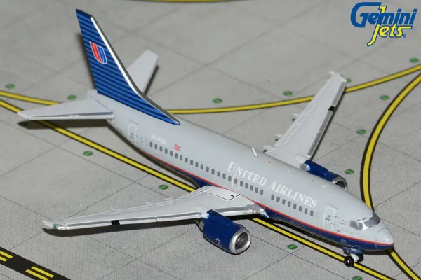 GeminiJets Boeing 737-500 United "battleship" N936UA 1:400 Modellflugzeug