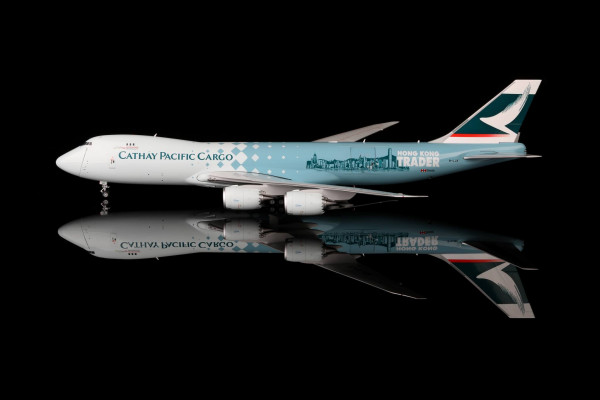 SQ Wings Boeing 747-8F Cathay Pacific Cargo B-LJA 1:200 Modellflugzeug
