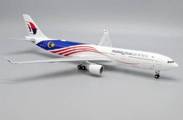 JC Wings Airbus A330-300 Malaysia 9M-MTJ 1:200 Modellflugzeug