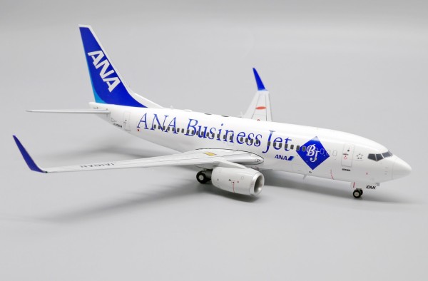 Boeing 737-700ER All Nippon Airways (ANA) "ANA Business Jet" JA10AN Scale 1/200