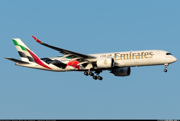 PPC Airbus A350-900 Emirates "UAE Flag" A6-EXR 1:200 Modellflugzeug