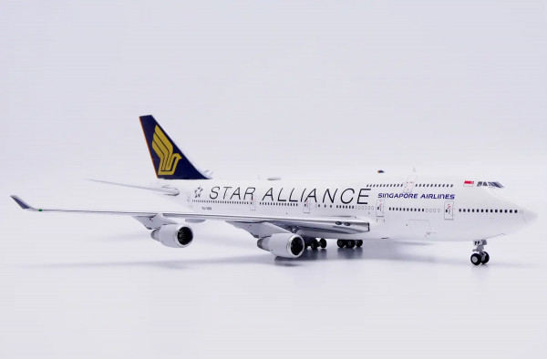 JC Wings Boeing 747-400 Singapore "Star Alliance" 9V-SPP 1:400 Modellflugzeug