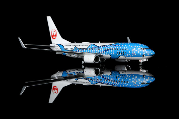 SQ Wings Boeing 737-800 JTA Japan Transocean "Jinbei Jet" JA05RK 1:200 Modellflugzeug