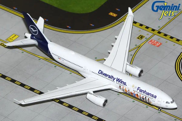 Gemini Airbus A330-300 Lufthansa "Fanhansa Diversity Wins" D-AIKQ 1:400 Modellflugzeug