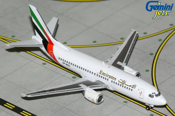GeminiJets Boeing 737-300 Emirates "1980s" AP-BCD 1:400 Modellflugzeug
