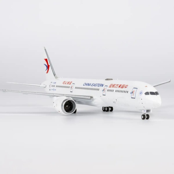 NG Model Boeing 787-9 China Eastern "Yunnan Branch" B-206K 1:400 Modellflugzeug