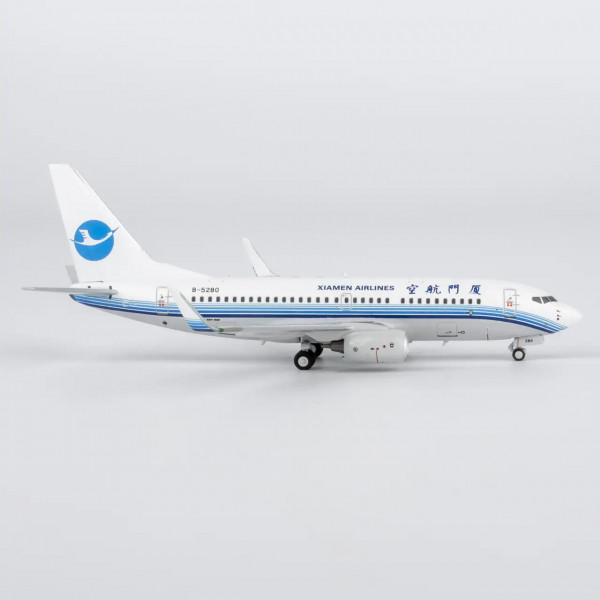 NG Model Boeing 737-700 Xiamen revised old colors B-5280 1:400 Modellflugzeug