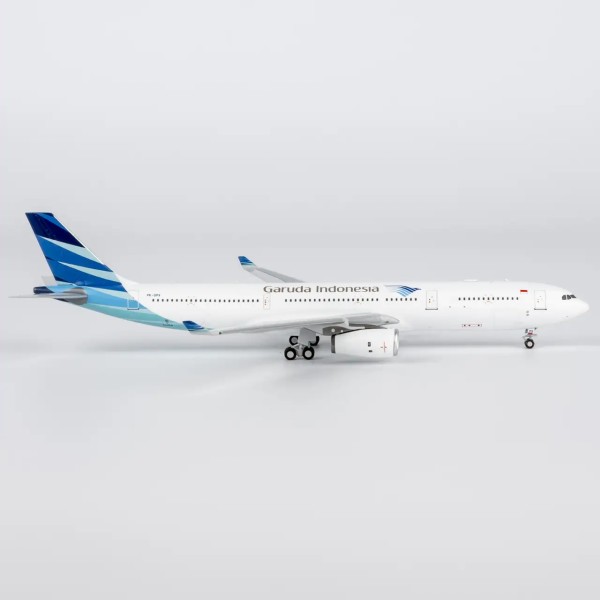 NG Model Airbus A330-300 Garuda Indonesia "Hana TravelGo Card" PK-GPX 1:400 Modellflugzeug