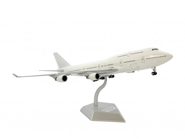 SQ Wings Boeing 747-400 Blank white Model 1:200 Modellflugzeug
